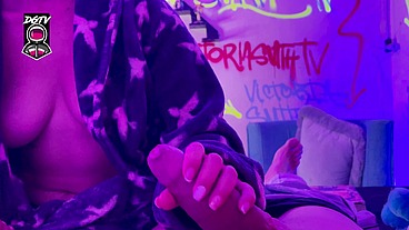 I touch my cock while my stepsister reads a book, she realizes she can't stand it and she sucks my cock... I cum twice