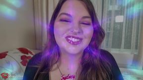 Trippy Kisses - You're Weak & Obsessed with Sydney Screams' Mesmerizing Glossy Lipstick Kisses