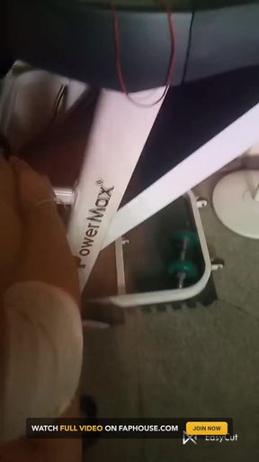 Gym Master Weorkout in Aunty