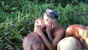 suruba na praia com os malocas