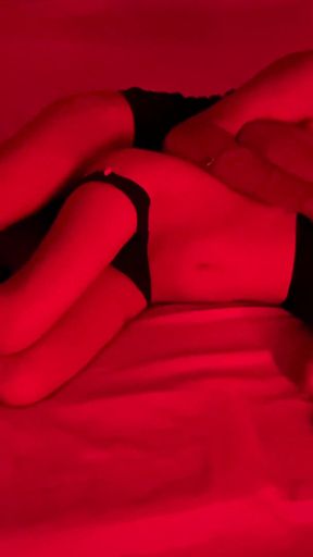 Shared Bed with a Virgin Girl in the Hotel, Fucked Her Pussy First, Fucked Her Hard All Night