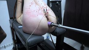 schlampe bekommt mit der maschine in ihr arsch gefickt und kerzenwachs auf die locher - mar 26, 2026