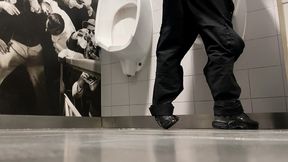 a day at the shopping center s public toilets