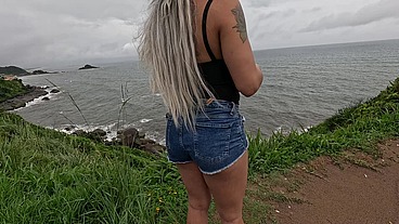 Tesão na Chuva: Fodemos a Amiga no Mato e a Nicoly Tirou Leitinho de um Cara