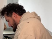 Samuel Hodecker transa na escada com AndoliniXXL e fode bareback escondido