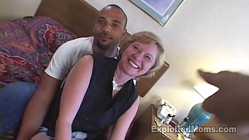 Amateur Gilf can Barely Handle Fucking a Big Black Cock in Interracial Mature Video