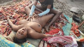 Desi housewife ki tel malish Kiya