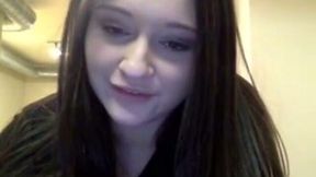 This PAWG has got a perfect booty but she is a rookie when it comes to camming