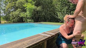 tonio me defonce le cul au bord de la piscine il fait beau et une grosse envi de faire ma gourmande au bord de l eau.