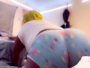 WATCH THIS FAT ASS SHAKE THE ROOM