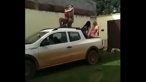 Festinha Sacana na Area de Lazer - Parte 1 - Elas chegaram com muita energia!