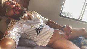 i couldn’t resist stroking in my step brother’s bed while he was out