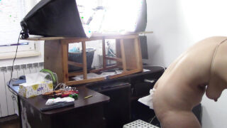 Blowjob, handjob, makan memek, cunnilingus &#8211; cewek memek ketat amatir ngentot pantat sendiri