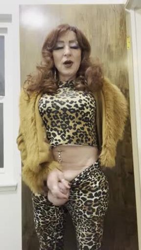 SaShulya wants to Fuck her Pussy