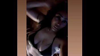 coucou j&#039_ai commenc&eacute_ &agrave_ me toucher dans le sauna et 2 hommes sont venue aie aie...