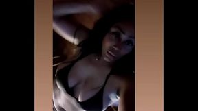 coucou j'_ai commenc&eacute_ &agrave_ me toucher dans le sauna et 2 hommes sont venue aie aie...