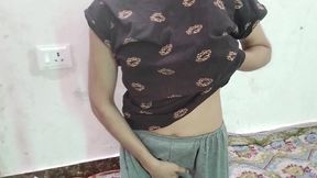 Cutr step sister ko ghar me band kar ke jabar dasti pela