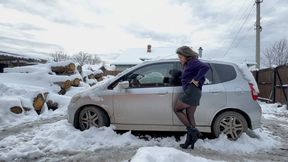 bouncing a snowy car m0