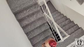 Risky Public Naked Chubby in the Building Pissing Outdoor