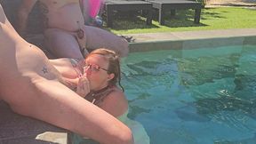 3mecs chaud me baisent au bord de la piscineapres midi tres humide a la...