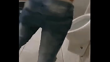 DEI O CU NO BANHEIRO DA ESCOLA PARA 2 PROFESSORES