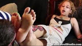 Petite Feet On Meat with Marilyn Mansion - MP4 (HD720p)