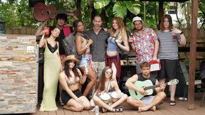 ”Backpackers Lucy Foxx & Rhae Woods Share Huge Dick”