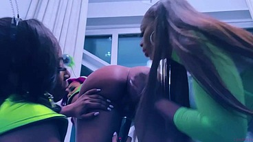 Hottest intergalactic Lesbian Fivesome Candace Von, Jordyn Falls, Lyric Sky, Mz. Dani, and Yum The Boss