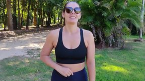 Pol&iacute_cia chegou bem na hora que a coroa tava mamando um novinho em parque p&uacute_blico no interior de S&atilde_o Paulo