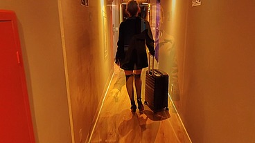 After a long flight piloting a large plane, the captain just wanted to fuck and cum with her big-cocked boyfriend at home. Vagninho and Agatha Mama