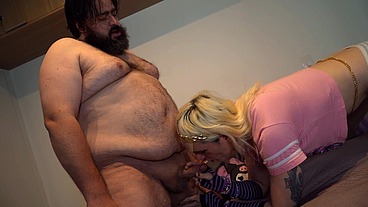 FEMBOY GETS FUCKED BY HAIRY BEAR AND TAKES A HUGE LOAD ON HIS SEXY BELLY - FEMBOY DORIAN DRAKE