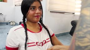 HERMANASTRA DE 18 A&Ntilde_OS COLOMBIANA QUIERE SABER QUE TIENEN LOS HOMBRES ENTRE SUS PIERNAS - Natalygirl