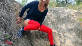 Petite girl pees on her man's face in public