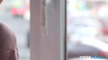 Molly Brown's Sizzling Seduction - Cumming on Glasses