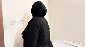 POV: Arabian Stepmom Clean Stepson's Room & Stepson caught her big ass and handjob start