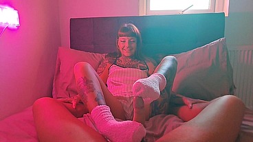 Fluffy sockjob with huge cum on socks