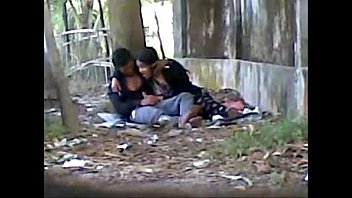 Desi cute indian lover sucking big cock in public park