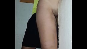 Surpresa Inesperada no Encontro do Tinder: &quot_Sogra&quot_ em Casa e sexo proibido nas Escadas. Muito tes&atilde_o