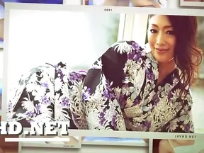 Sizzling Japanese Solo Show: Watch Her Masterful Self-Pleasure Acts Live