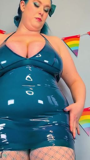 Worship Me on My Birthday & Polish My Latex - Solo Girl
