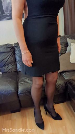 Mature MILF Mrs Sandie in stockings and suspenders. 54 year old British wife with a well used bald pussy.   Clip 2
