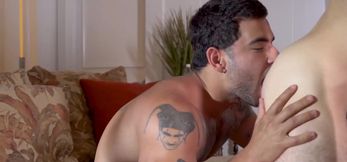 Large hunk blows his bf off and nails his tigh