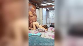 loira de 24 anos quer coroa ate gozar ela disse que ele lhe faz feliz