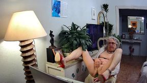 carlatx barefoot and with a cucumber up her ass