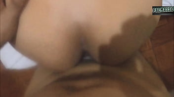 POV - Mi Primera vez teniendo sexo anal con un hombre mayor que yo, me desvirga el culo antes que mi novio. (me dejo el culo abierto y lleno de aire)