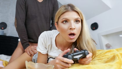 Gamer Girl Focus