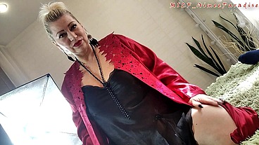 Aimee Hot MILF: an Adult girl and a dick-7 .!. ))