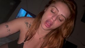 completo pov corno - esposa hotwife goza mamando o comedor e leva leite na boca - dirty talk