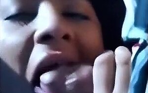 Amateur teen sucks dick in car who is she???