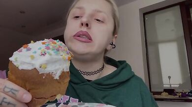 Blonde BBW belly bloats from feeder’s feast in taboo mukbang